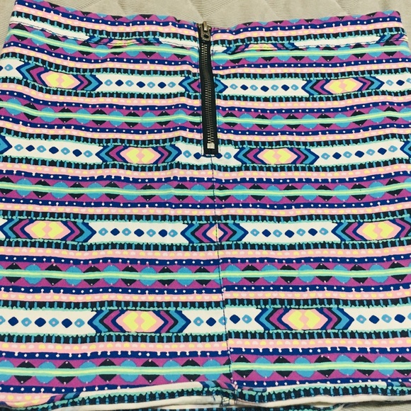 H&M Back Zip Mini Skirt - Picture 4 of 4